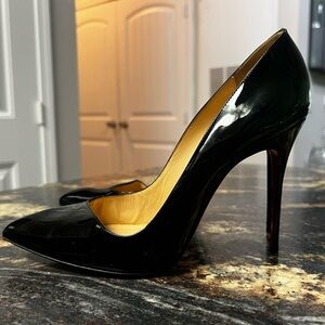 Christian Louboutin Corneille size 40